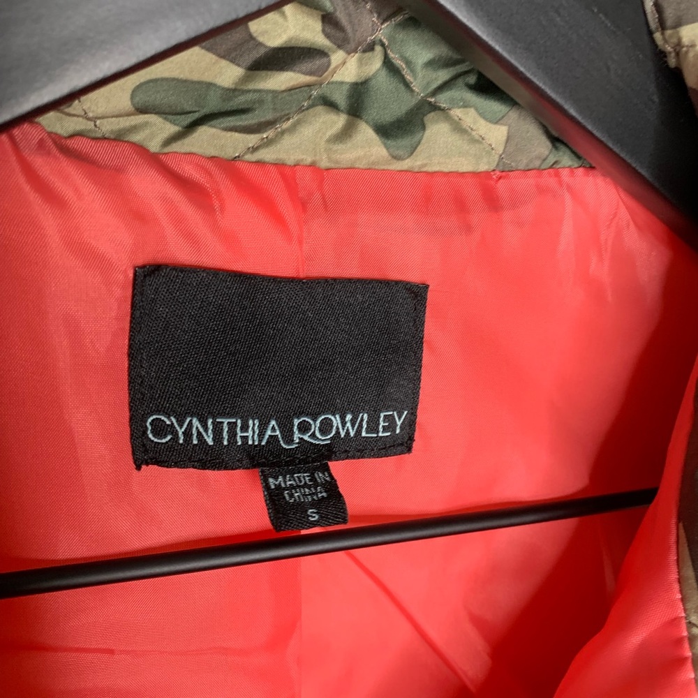 ❌SOLD CYNTHIA ROWLEY camo puffer vest - Picture 3 of 4